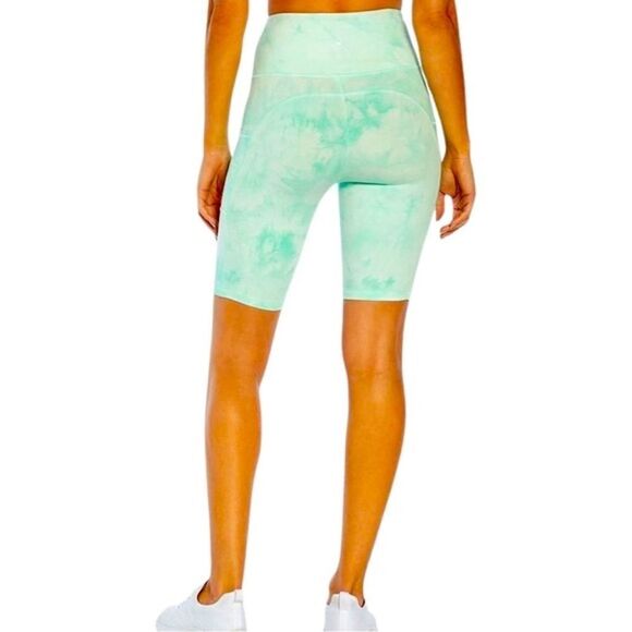 Marika Bambie High Rise Bermuda Short Ocean Wave Tie Dye Size Small NWT - Picture 1 of 14